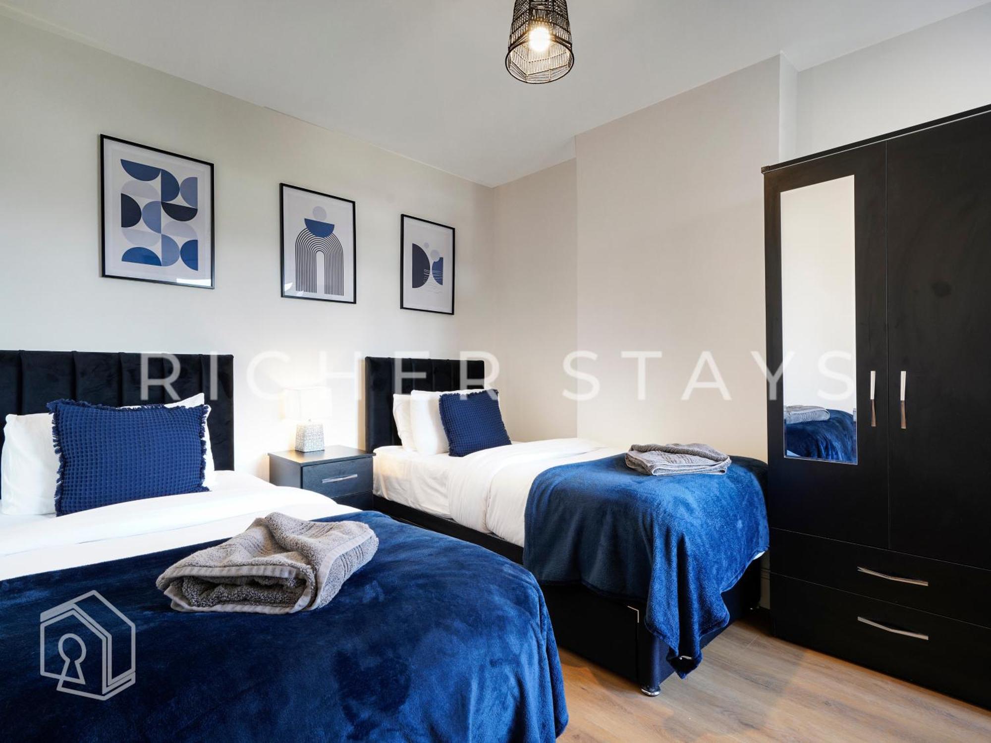 Watford Large 5Br Home - Contractors & Families Exteriör bild